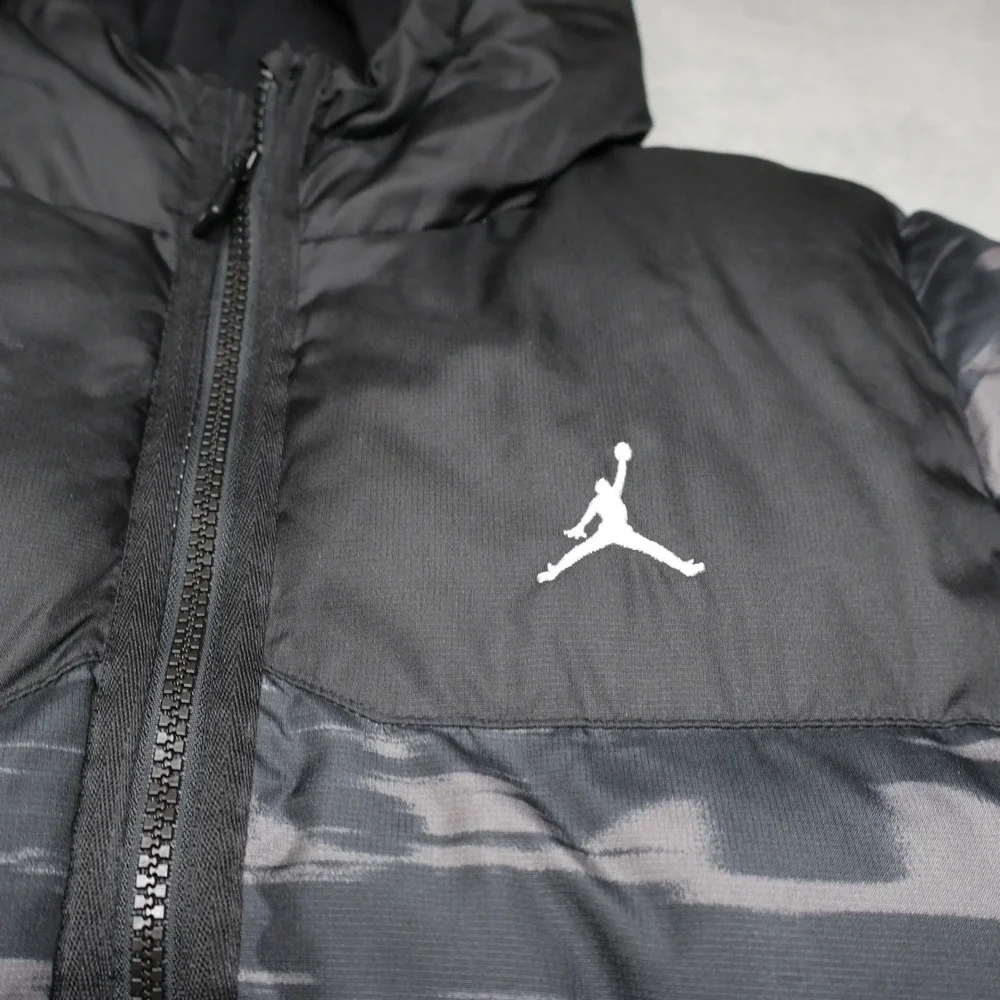 Jordan Jacket Boys Medium 10-12 Blk Insulated Full Zip Winter‎ Hood Puff VTG